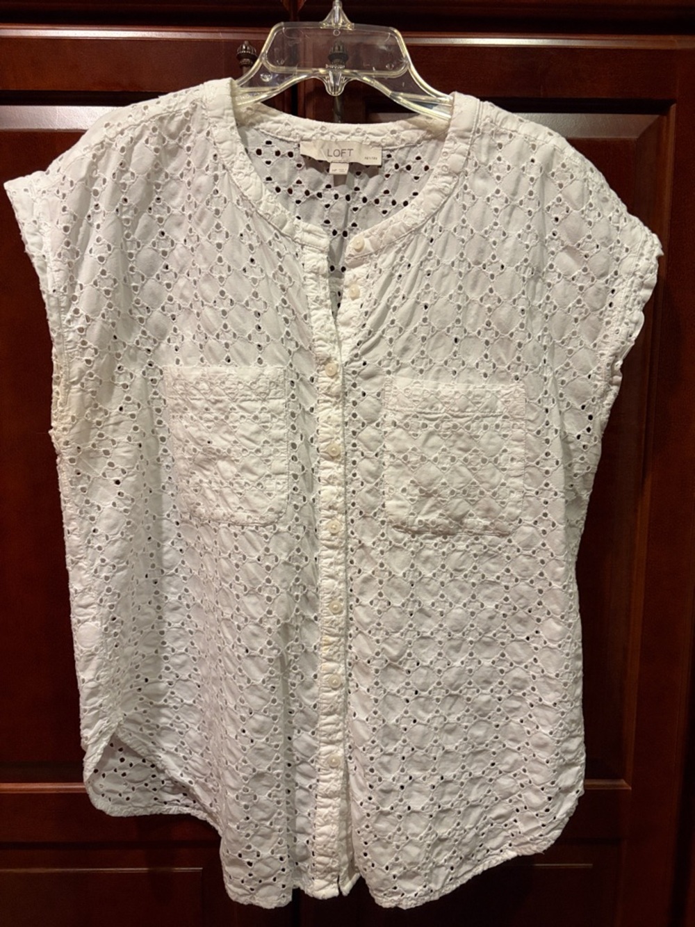 LOFT White Eyelet Button-Front Cap Sleeve Blouse with Front Pockets size MP